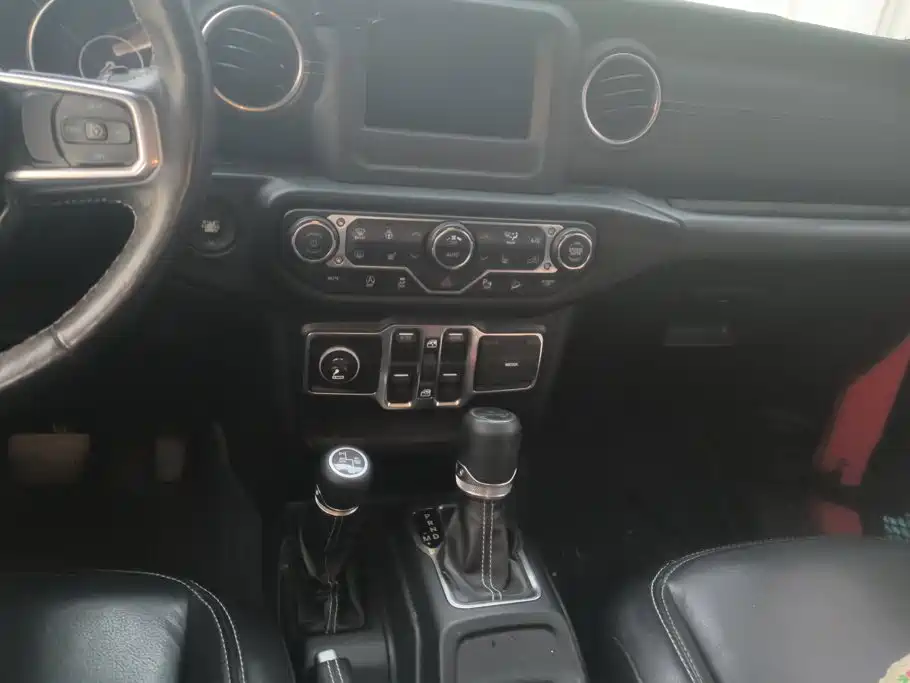 Jeep Wrangler — миниатюра 16