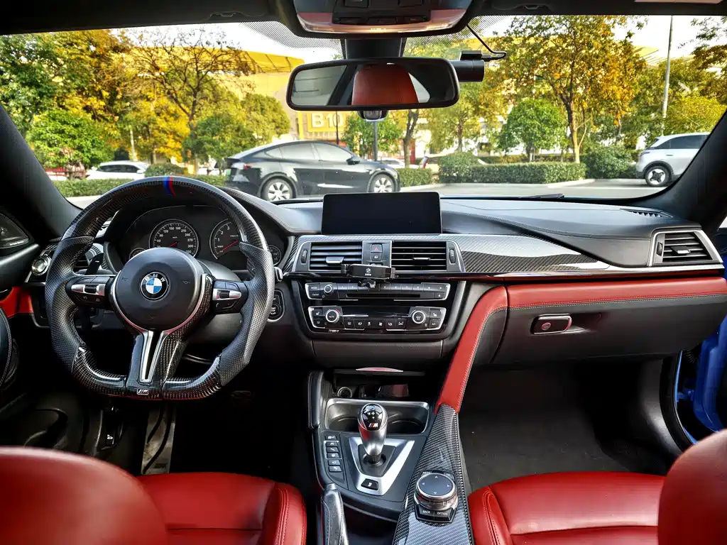 BMW M4 — миниатюра 6