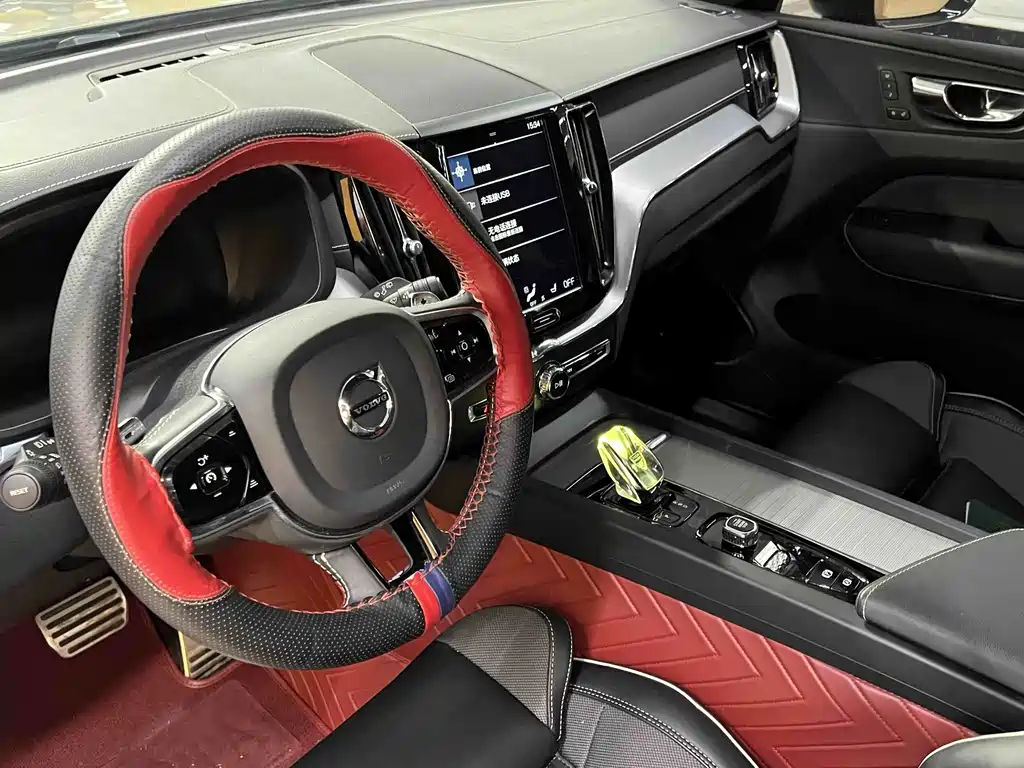 Volvo XC60 PHEV — миниатюра 5