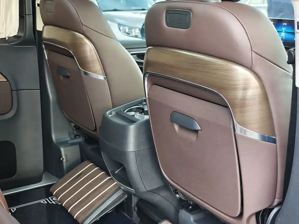 Mercedes-Benz V-Class — миниатюра 27