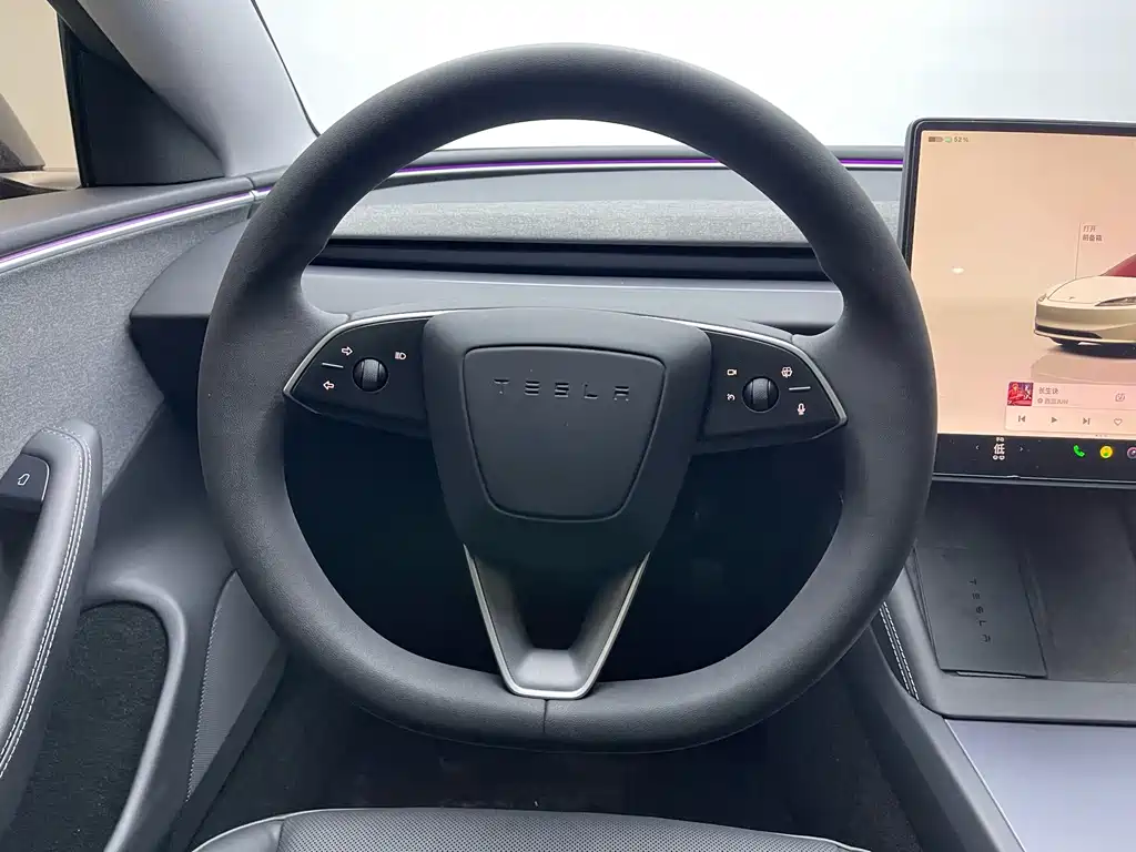 Tesla Model 3 — миниатюра 12