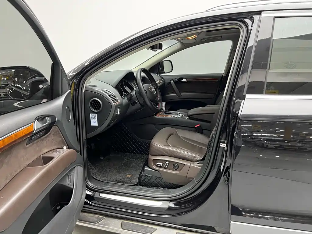 Audi Q7 — миниатюра 6