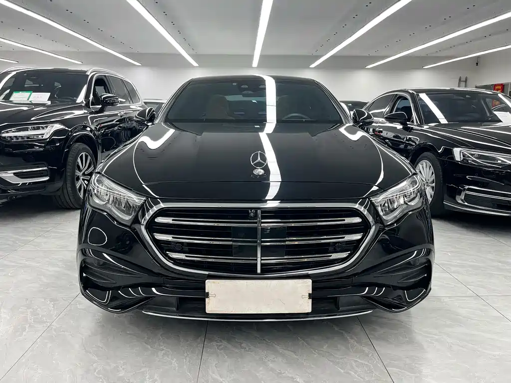 Mercedes-Benz E-Class — миниатюра 2