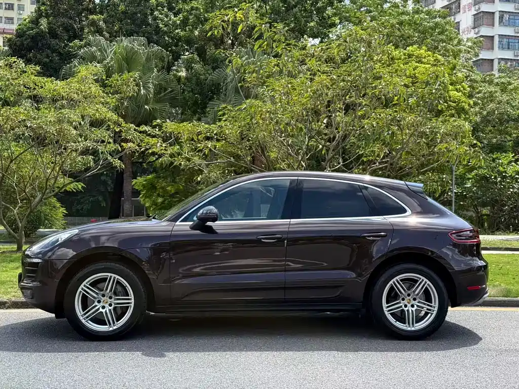 Porsche Macan — миниатюра 3