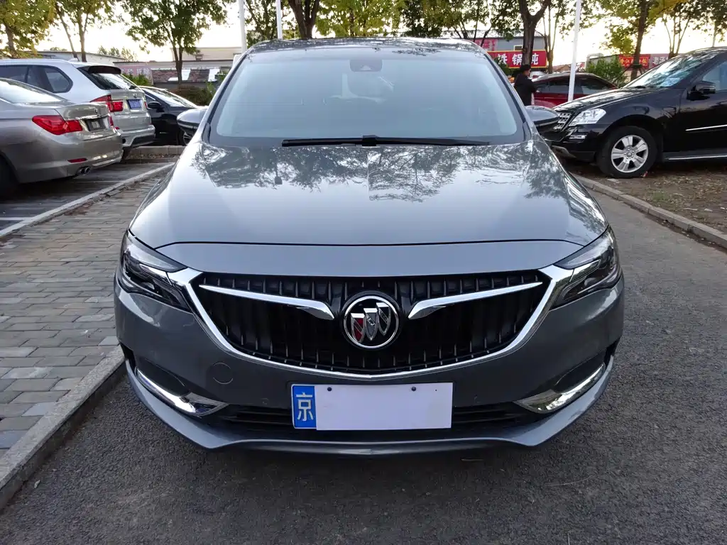 Buick GL6