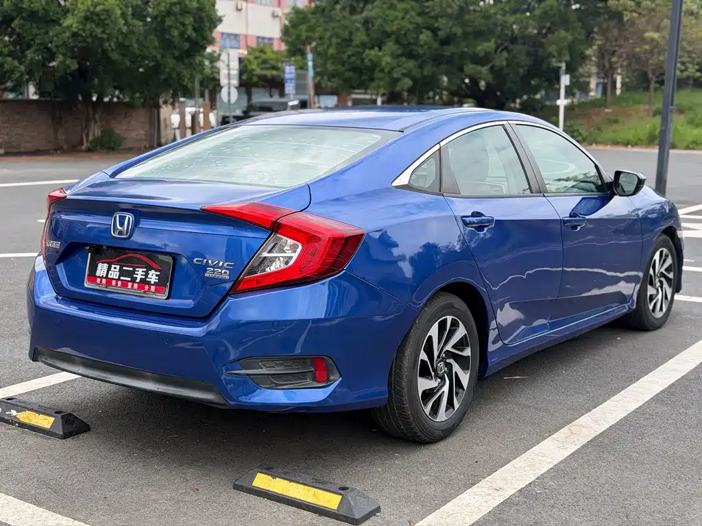 Honda Civic — миниатюра 5