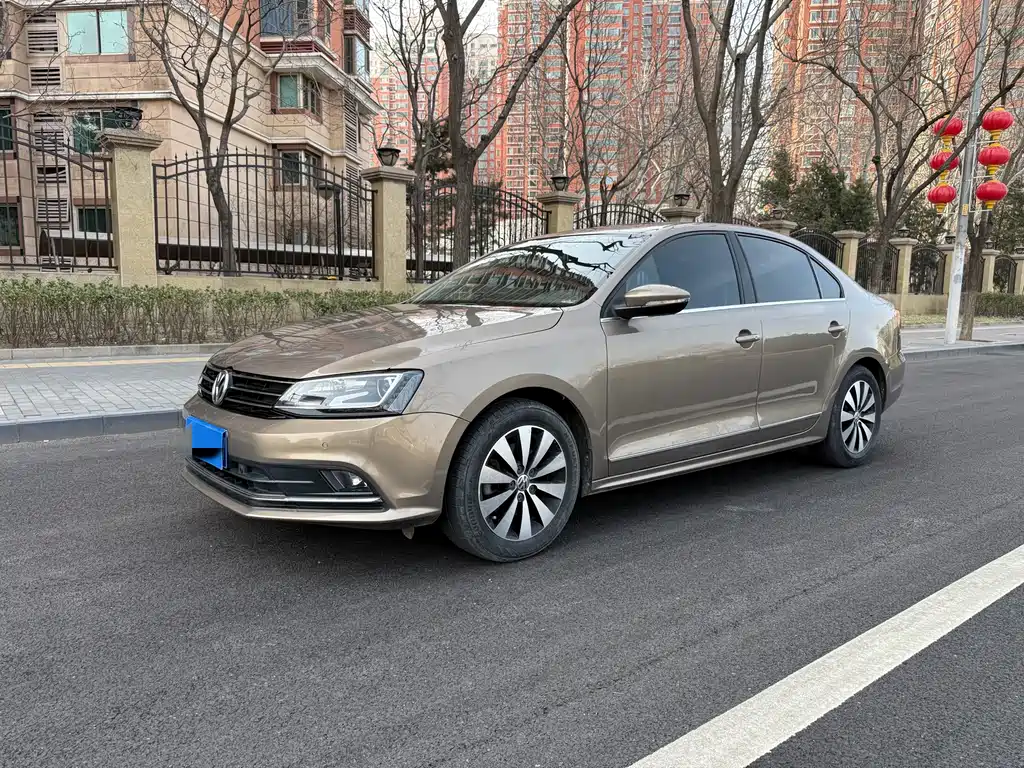 Volkswagen Sagitar 2016
