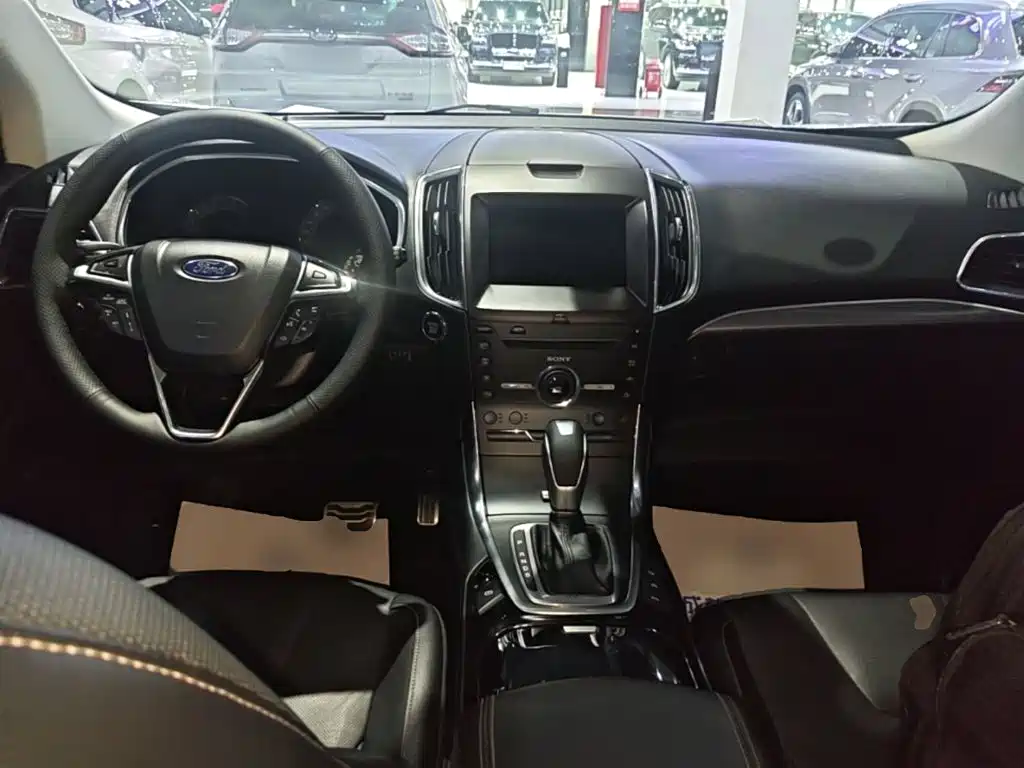 Ford Edge — миниатюра 10