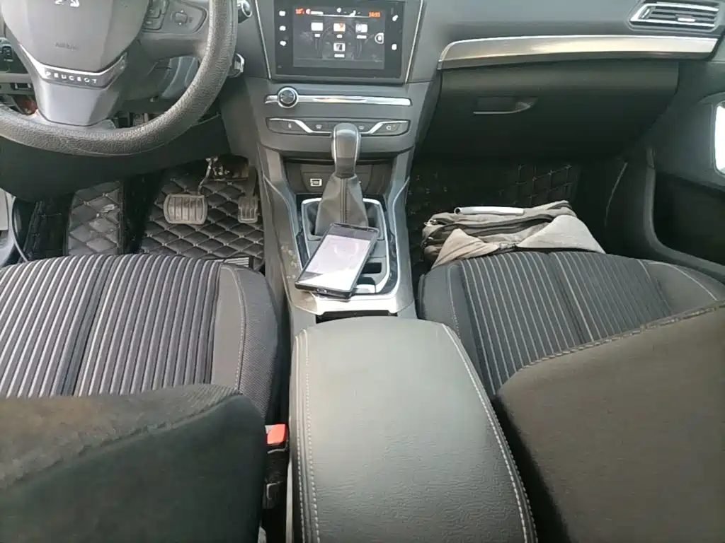 Peugeot 408 — миниатюра 14