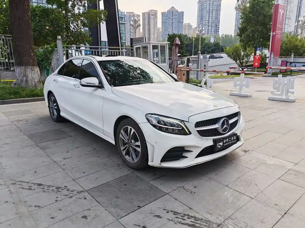 Mercedes-Benz C-Class — миниатюра 3