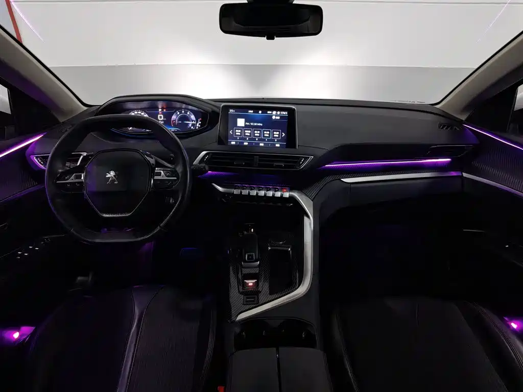 Peugeot 5008 2019 360THP 5 мест Elite