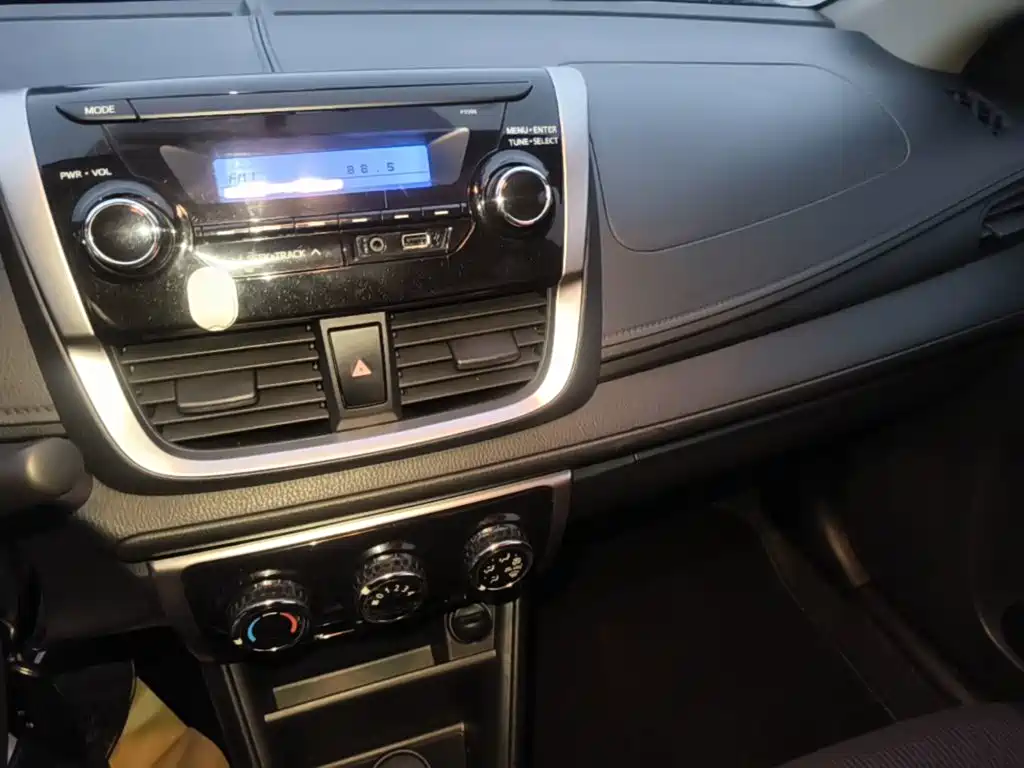 Toyota Yaris L — миниатюра 13