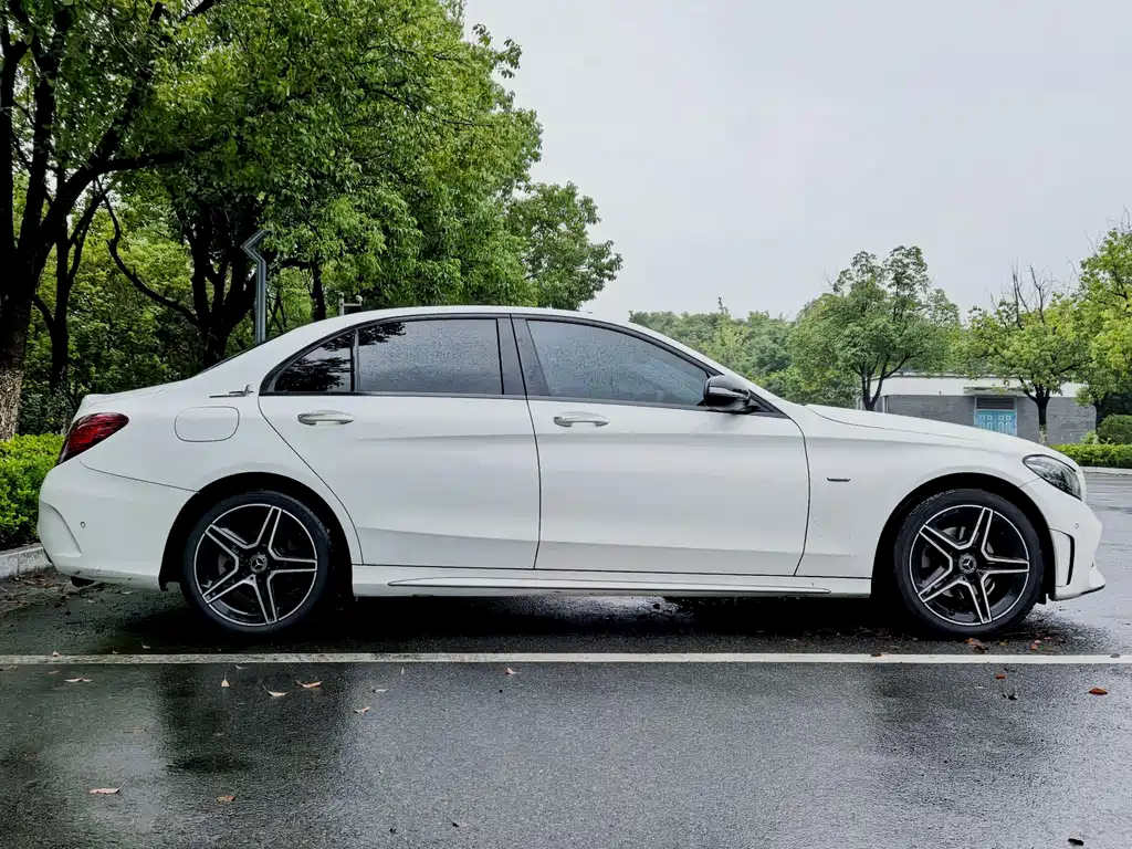 Mercedes-Benz C-Class — миниатюра 10
