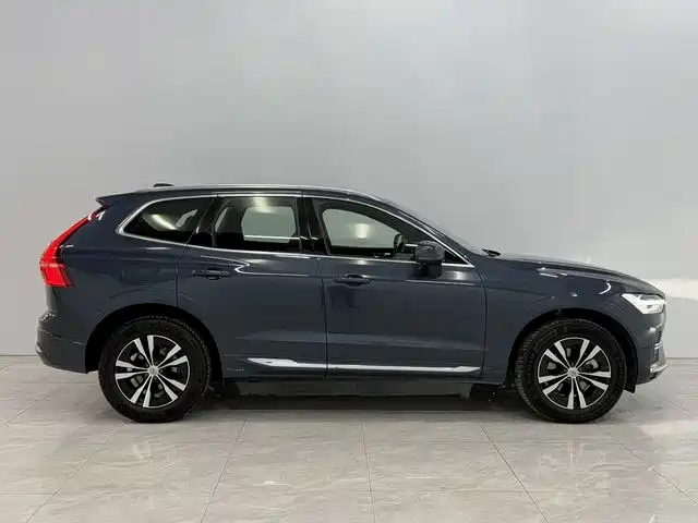 Volvo XC60 2025 B5 Luxury