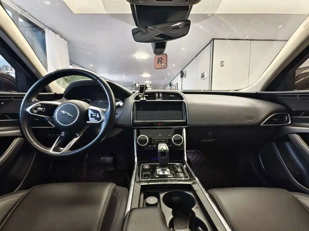 Jaguar XEL — миниатюра 9
