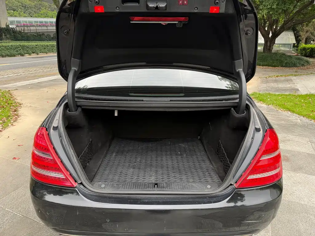 Mercedes-Benz S-Class — миниатюра 7