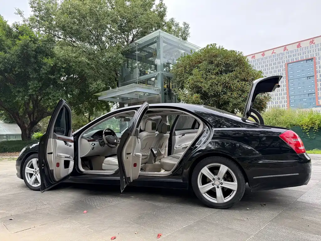 Mercedes-Benz S-Class — миниатюра 11