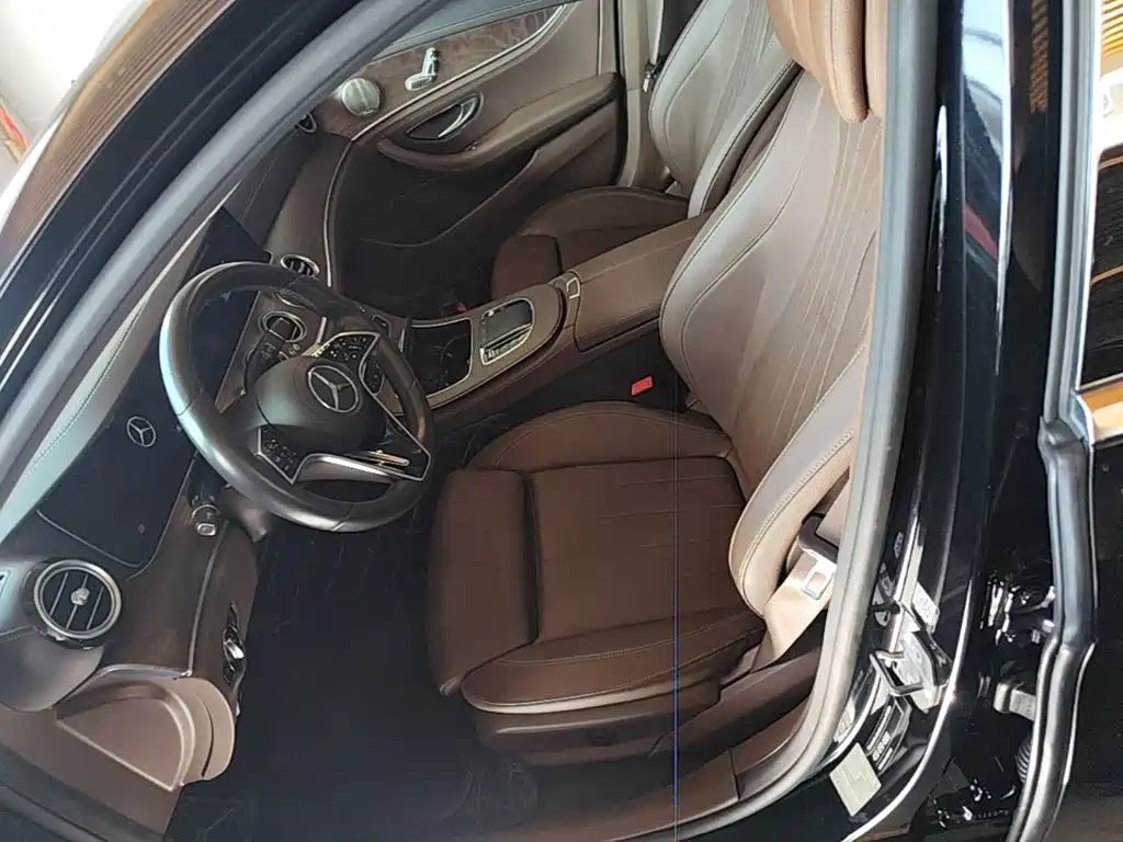 Mercedes-Benz E-Class — миниатюра 15