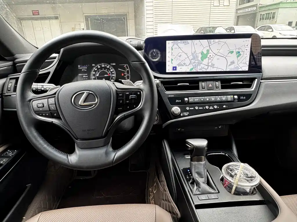 Lexus ES — миниатюра 15