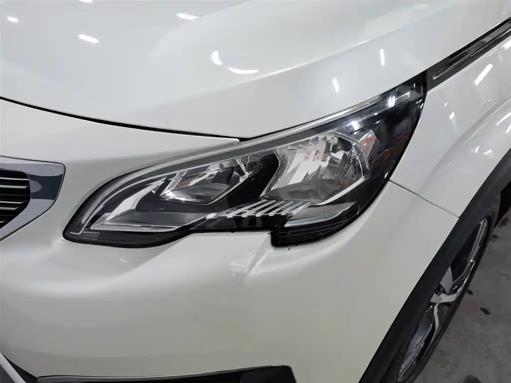Peugeot 5008 2019 360THP 5 мест Elite