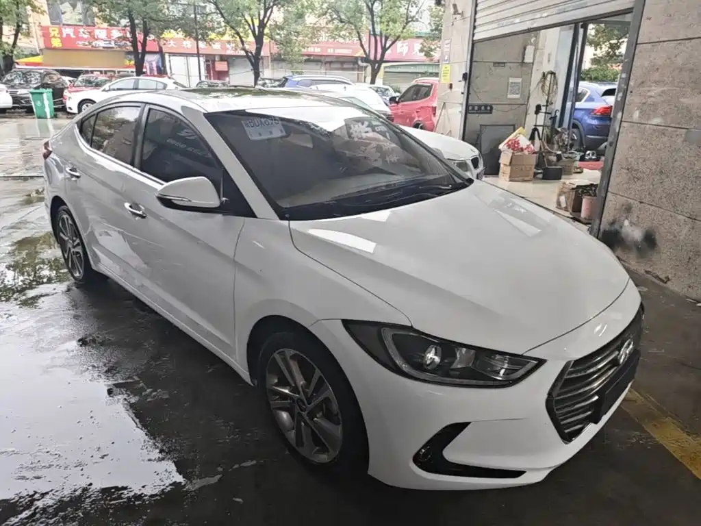 Hyundai Elantra — миниатюра 4