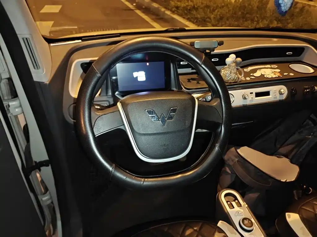 Wuling MINIEV — миниатюра 6