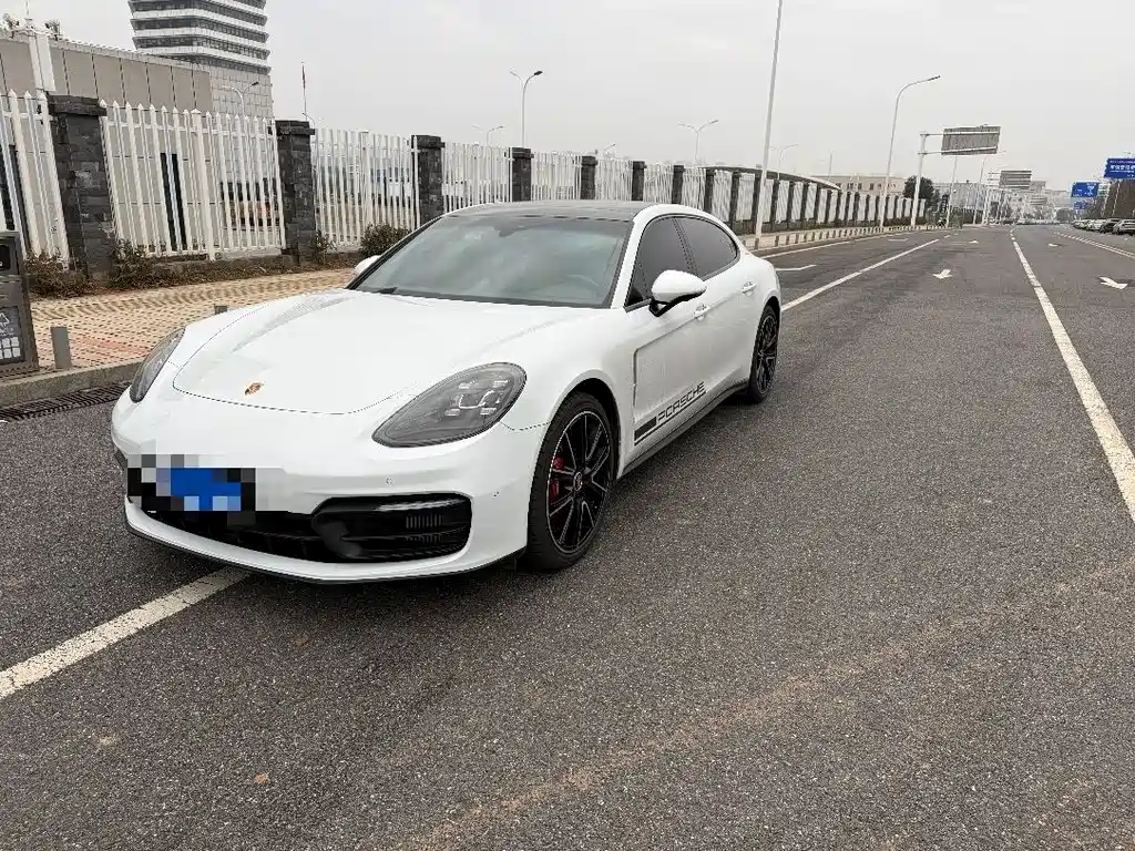 Porsche Panamera 2022