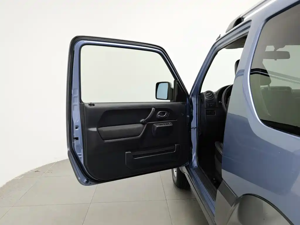 Suzuki Jimny — миниатюра 8