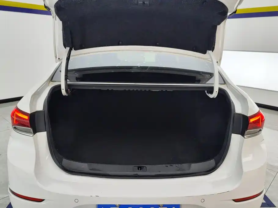Buick Excelle — миниатюра 4