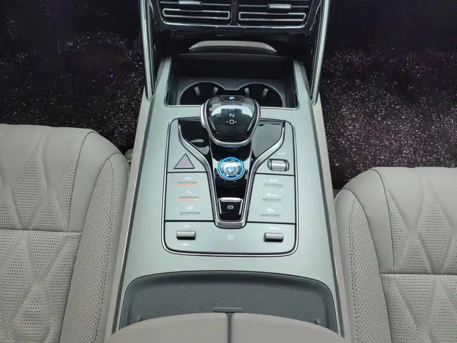 BYD Tang New Energy — миниатюра 16