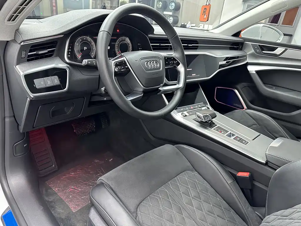 Audi A7L — миниатюра 12