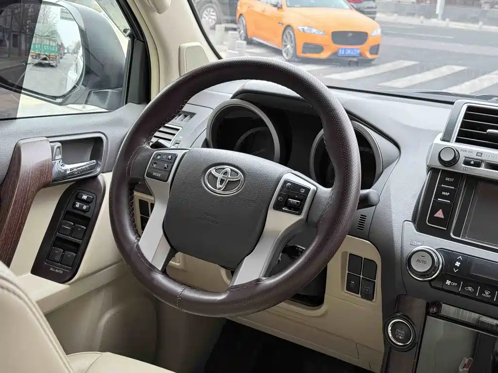Toyota Land Cruiser Prado 2014 4.0L AT TX-L NAVI