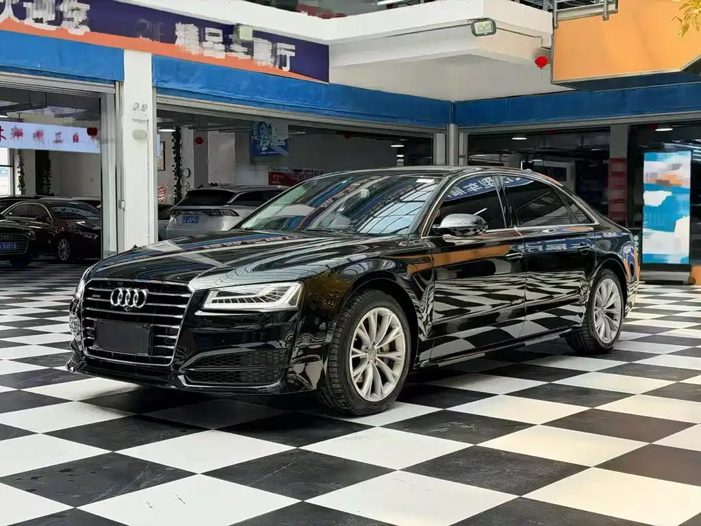 Купить Audi A8