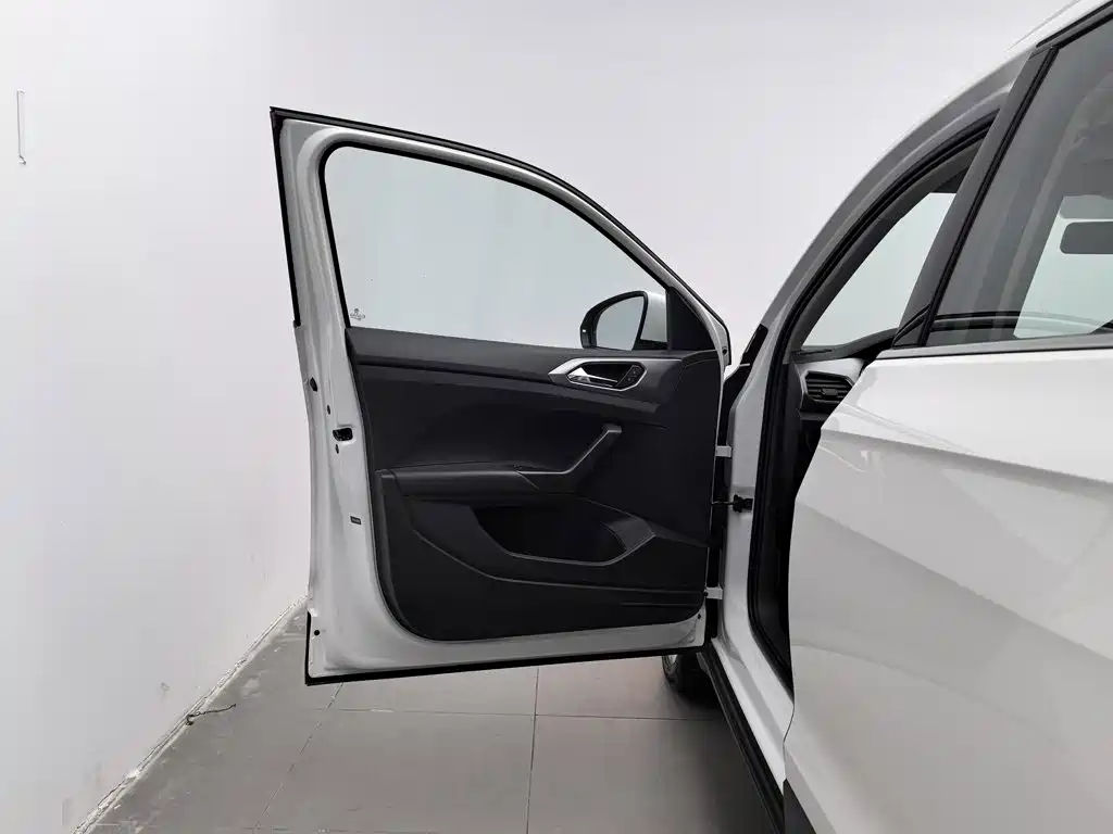 Volkswagen T-Cross — миниатюра 8