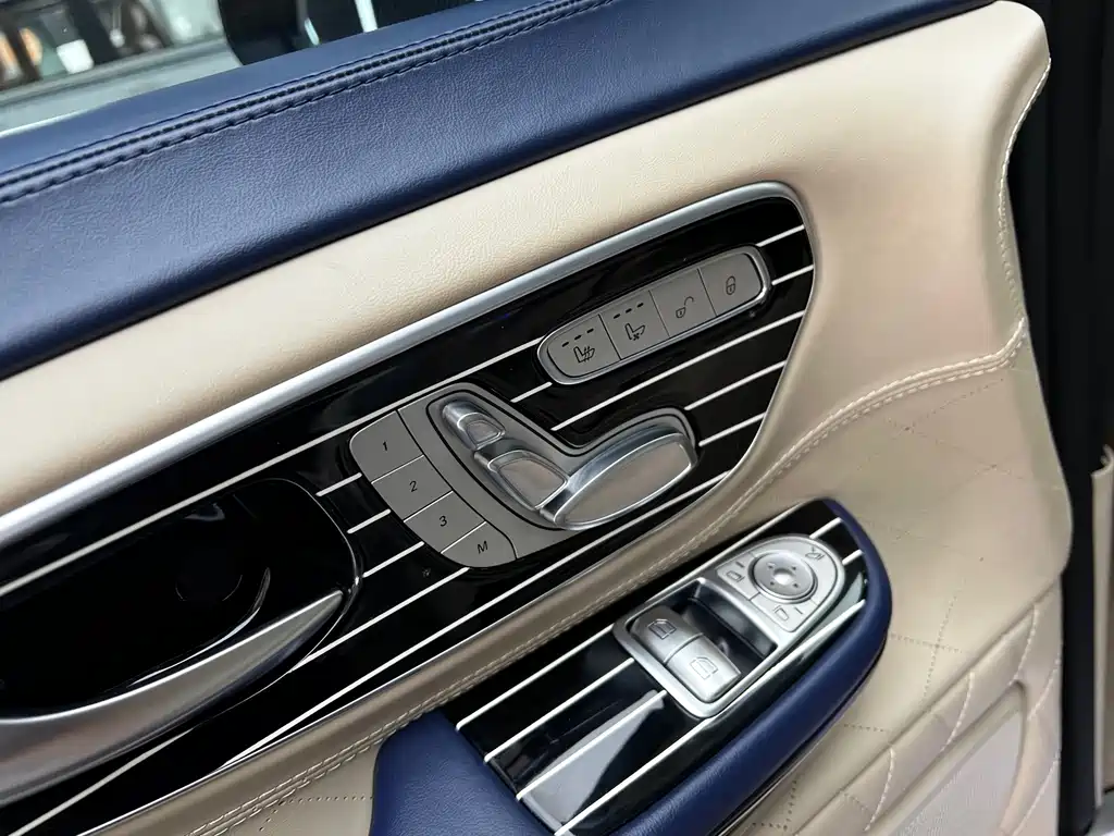Mercedes-Benz V-Class — миниатюра 19