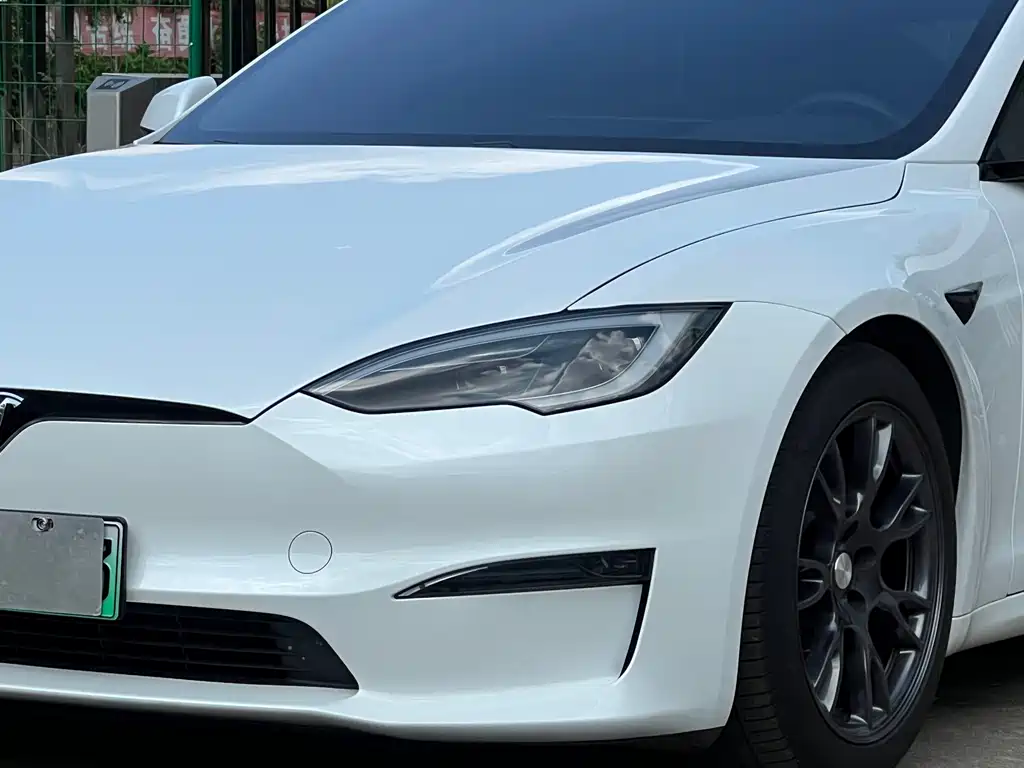 Tesla Model S — миниатюра 5