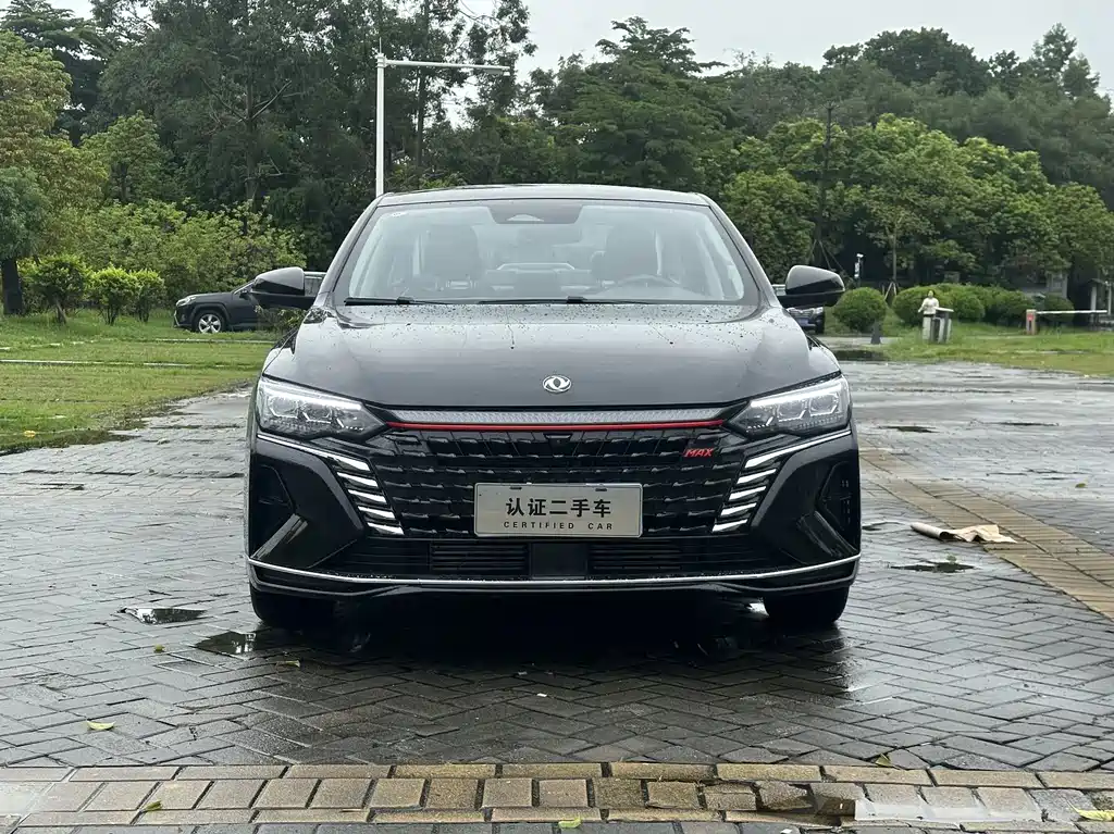 DONGFENG YI HYUN MAX
