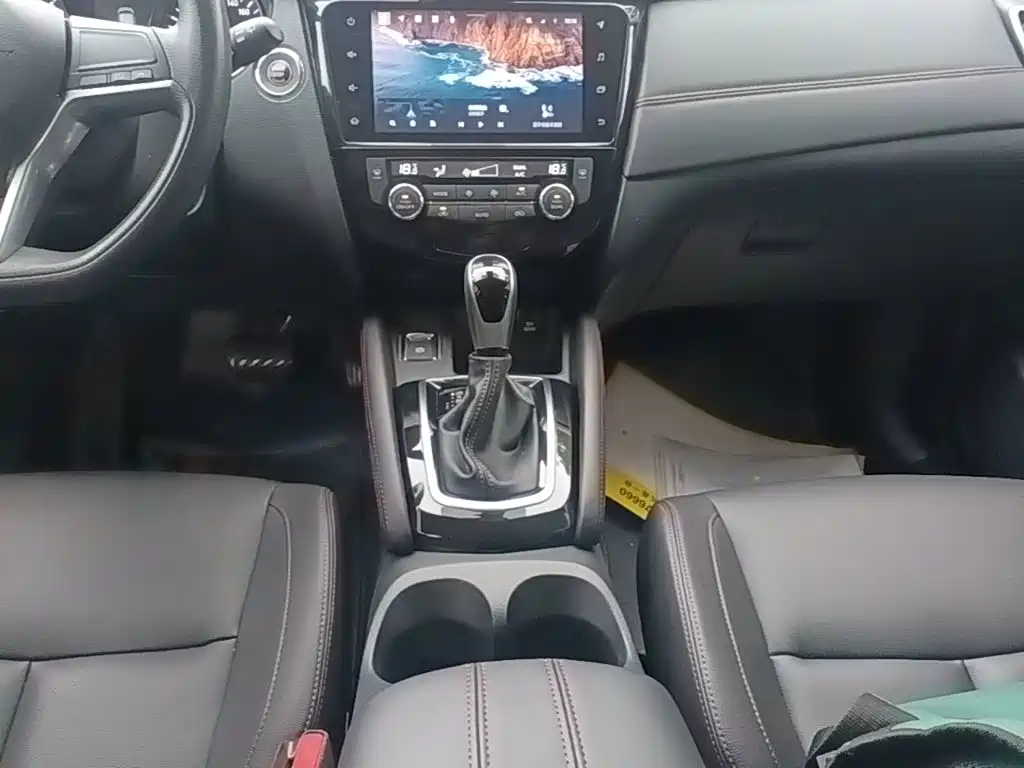 Nissan Qashqai — миниатюра 14
