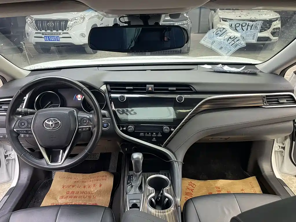 TOYOTA CAMRY