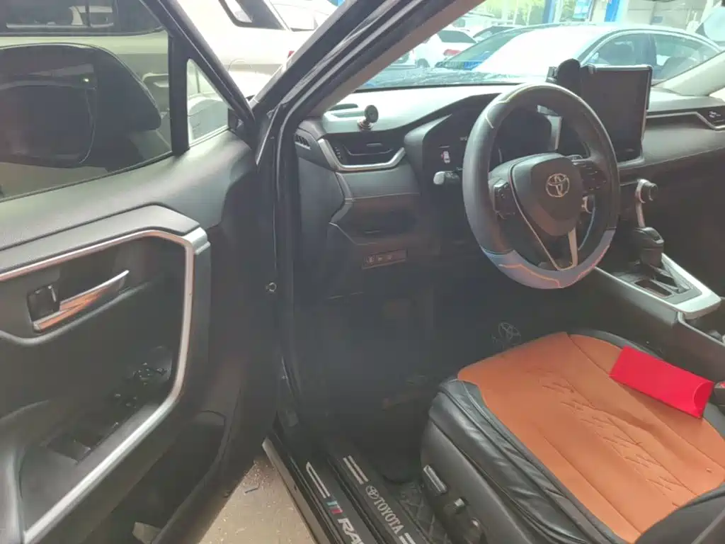 Toyota RAV4 — миниатюра 16