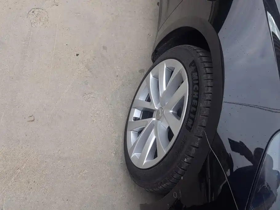 Tesla Model 3 — миниатюра 6