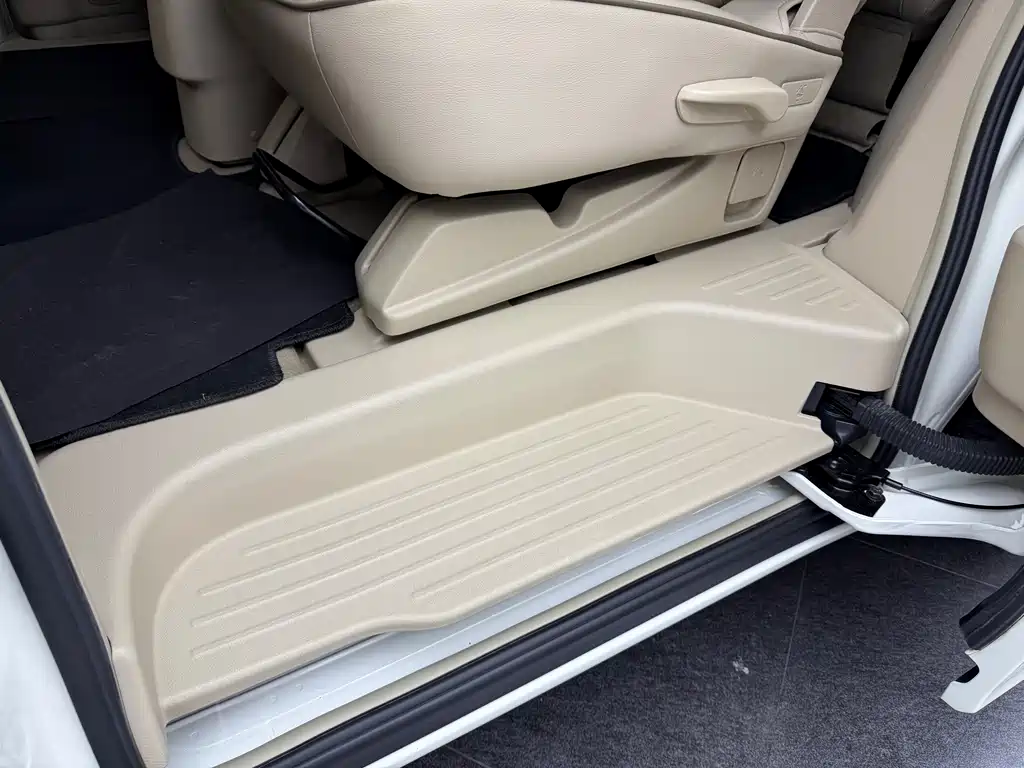 Nissan Quest — миниатюра 11