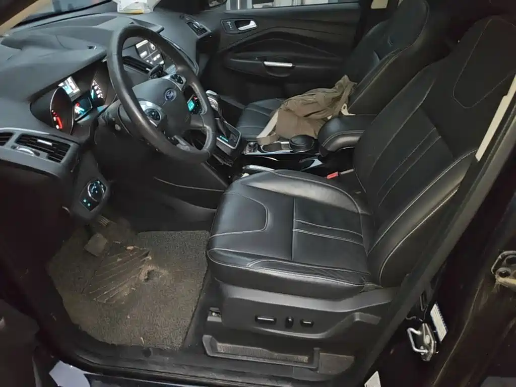 Ford Kuga — миниатюра 20