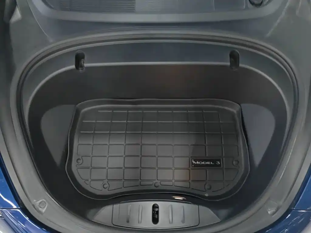 Tesla Model 3 — миниатюра 20
