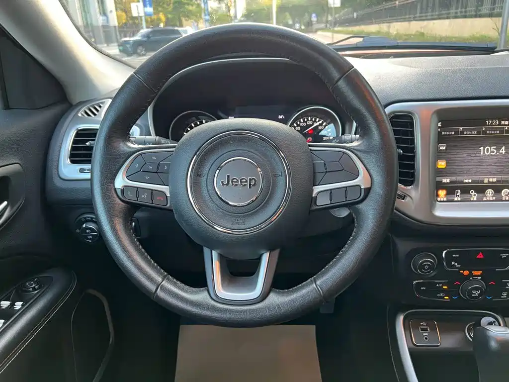 Jeep Compass — миниатюра 8