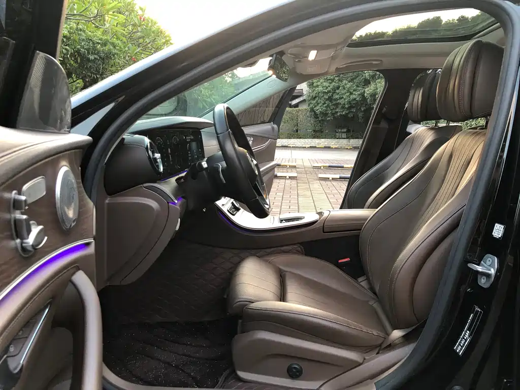 Mercedes-Benz E-Class — миниатюра 7
