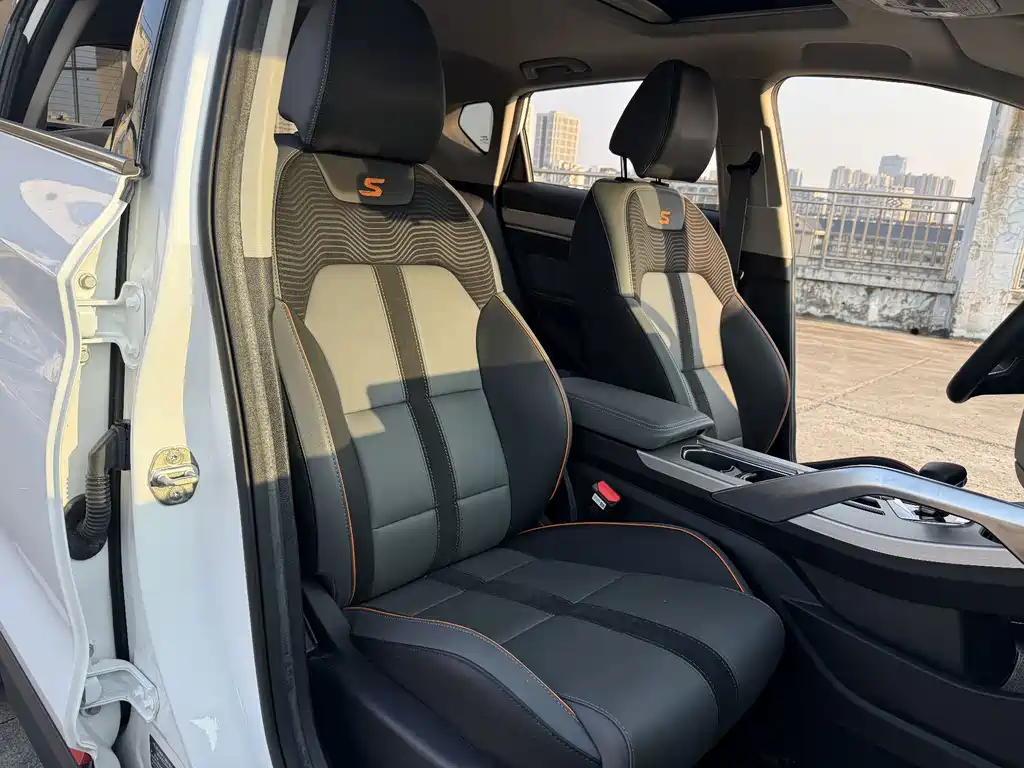 Geely Binyue — миниатюра 7