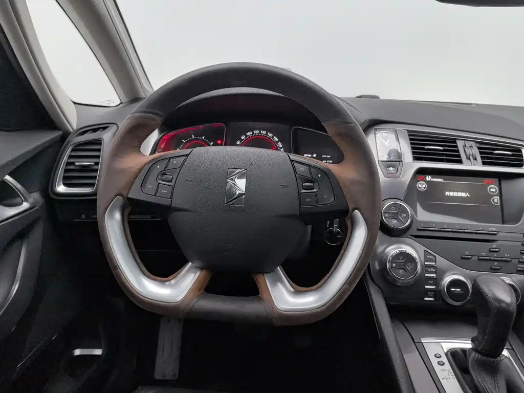 DS DS 5 — миниатюра 11
