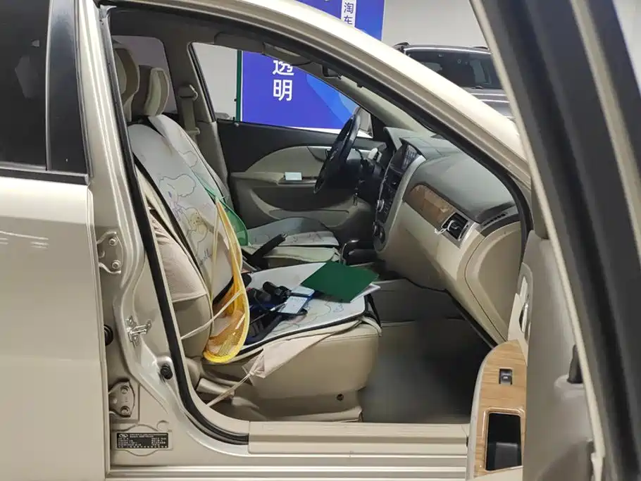 Buick Excelle — миниатюра 8