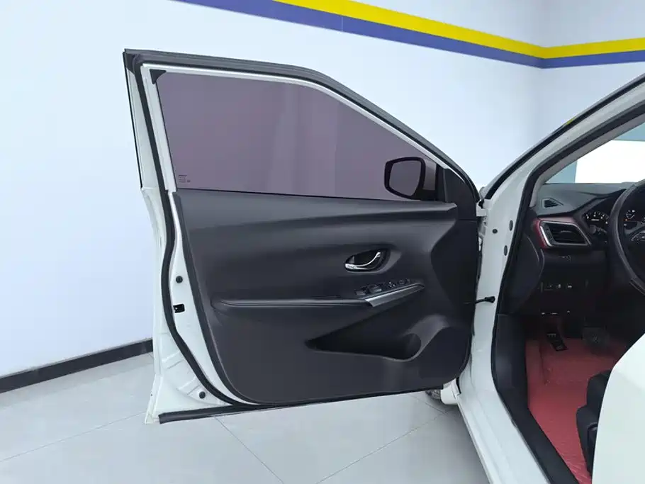 Nissan Bluebird — миниатюра 7